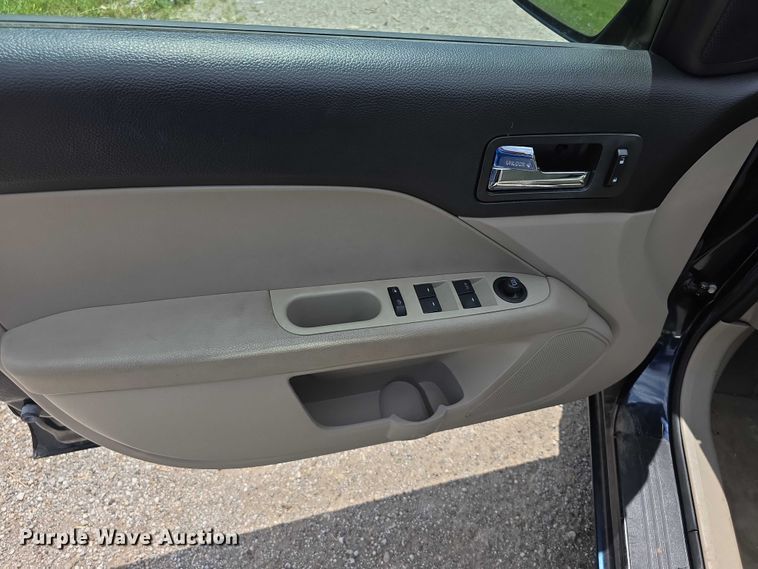 image for item EF3587 2009 Ford Fusion SE 