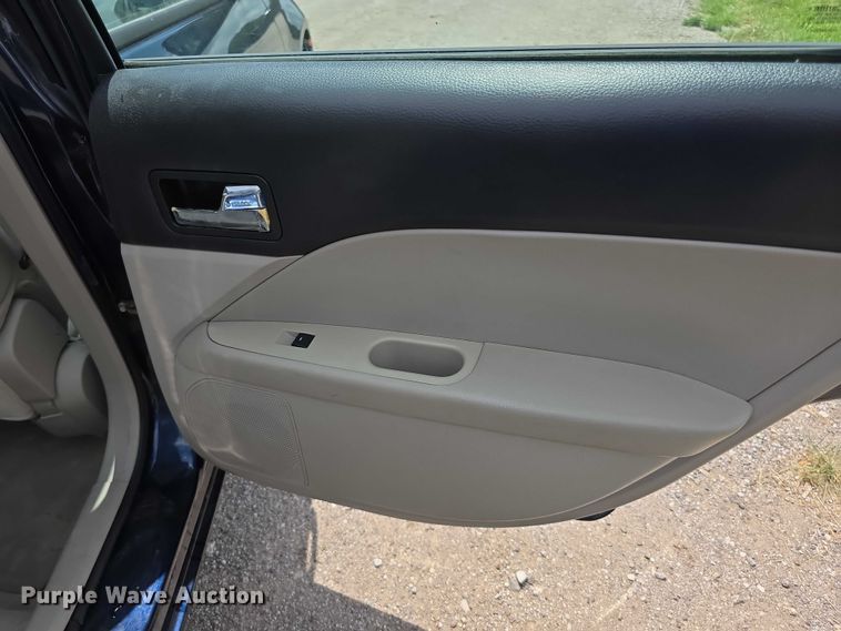 image for item EF3587 2009 Ford Fusion SE 