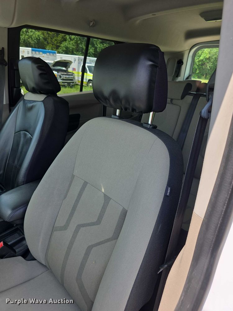 image for item EF3588 2016 Ford Transit Connect XLT van