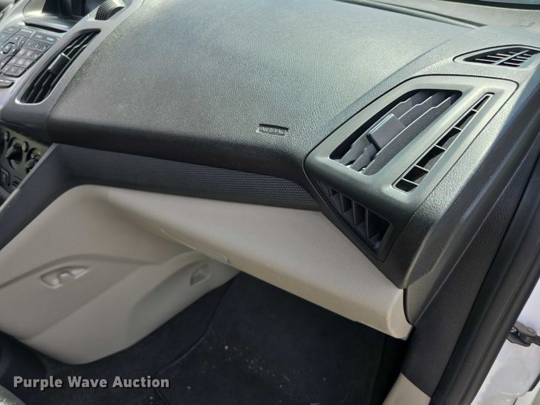 image for item EF3588 2016 Ford Transit Connect XLT van