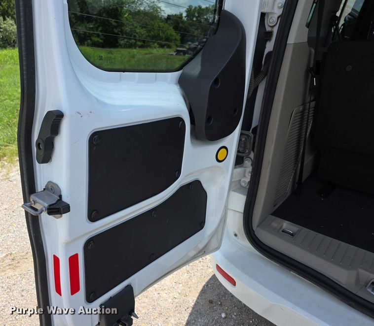 image for item EF3588 2016 Ford Transit Connect XLT van