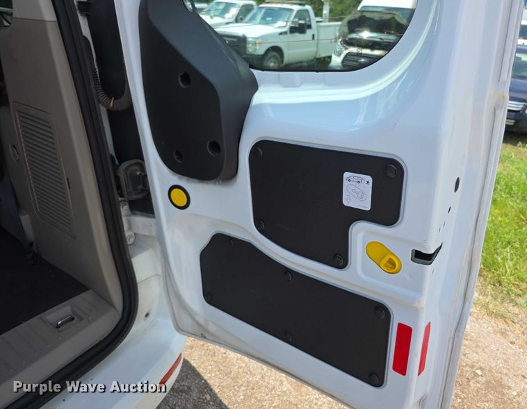 image for item EF3588 2016 Ford Transit Connect XLT van