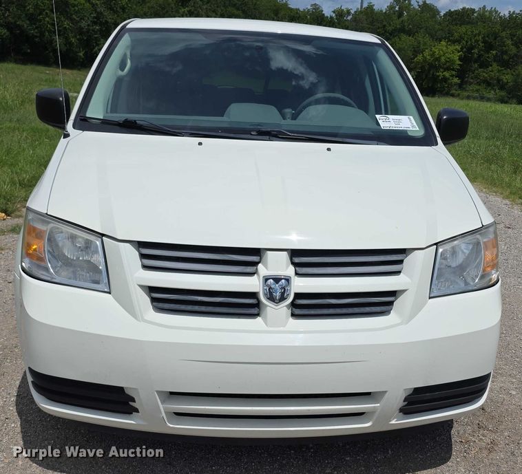 image for item EF3589 2010 Dodge Grand Caravan SE van