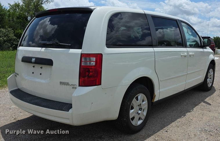 image for item EF3589 2010 Dodge Grand Caravan SE van