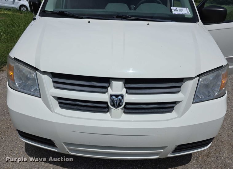 image for item EF3589 2010 Dodge Grand Caravan SE van