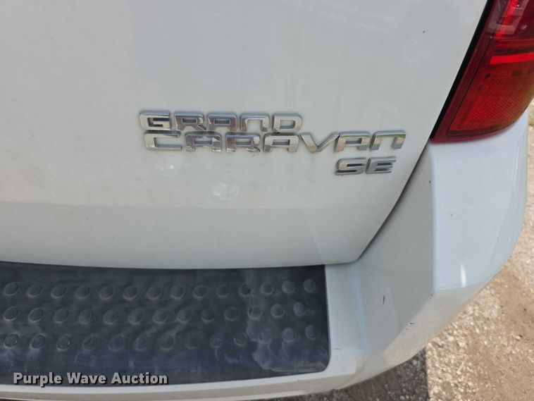 image for item EF3589 2010 Dodge Grand Caravan SE van