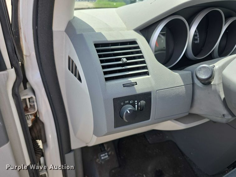 image for item EF3589 2010 Dodge Grand Caravan SE van