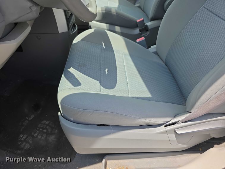 image for item EF3589 2010 Dodge Grand Caravan SE van