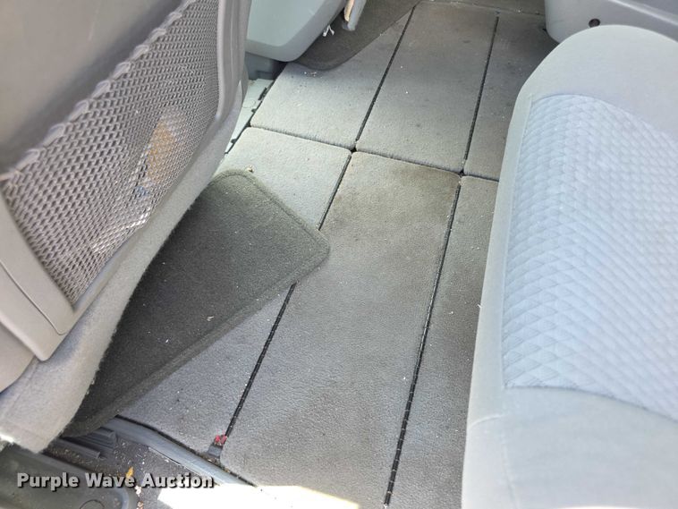 image for item EF3589 2010 Dodge Grand Caravan SE van