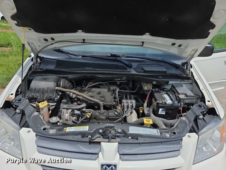 image for item EF3589 2010 Dodge Grand Caravan SE van