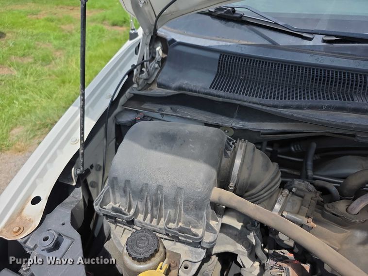 image for item EF3589 2010 Dodge Grand Caravan SE van