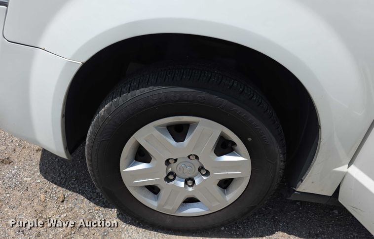 image for item EF3589 2010 Dodge Grand Caravan SE van