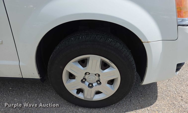 image for item EF3589 2010 Dodge Grand Caravan SE van
