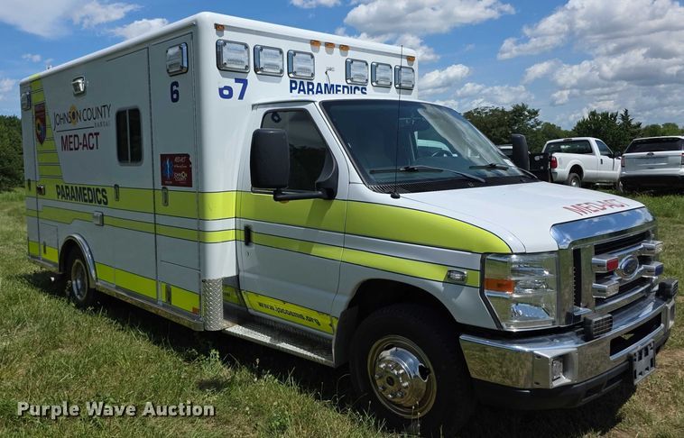 image for item EF3590 2013 Ford E450 ambulance