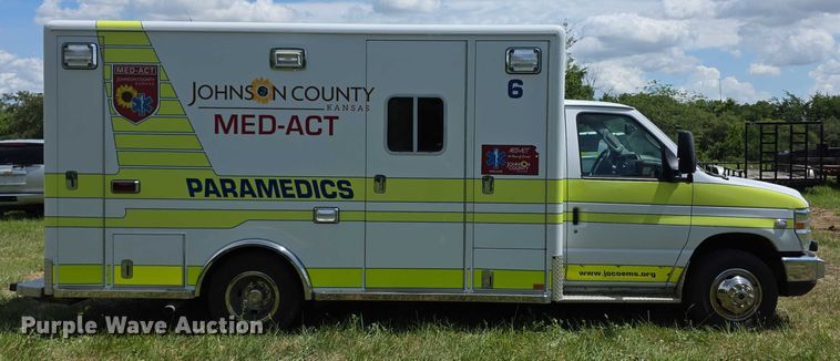 image for item EF3590 2013 Ford E450 ambulance
