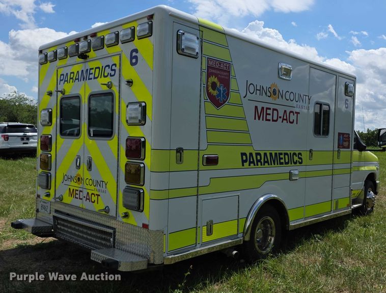 image for item EF3590 2013 Ford E450 ambulance