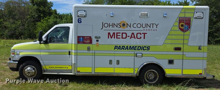 image for item EF3590 2013 Ford E450 ambulance