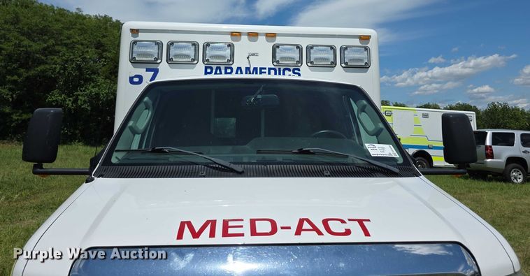 image for item EF3590 2013 Ford E450 ambulance