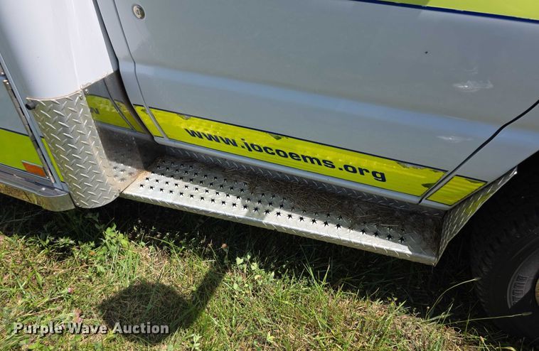 image for item EF3590 2013 Ford E450 ambulance