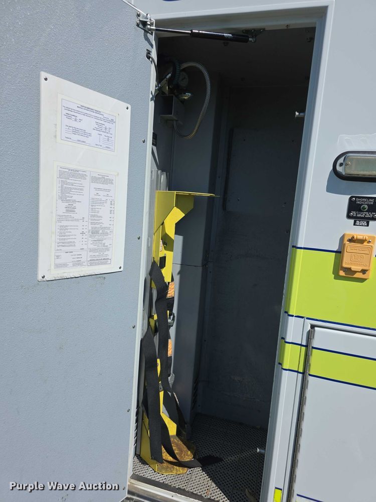 image for item EF3590 2013 Ford E450 ambulance