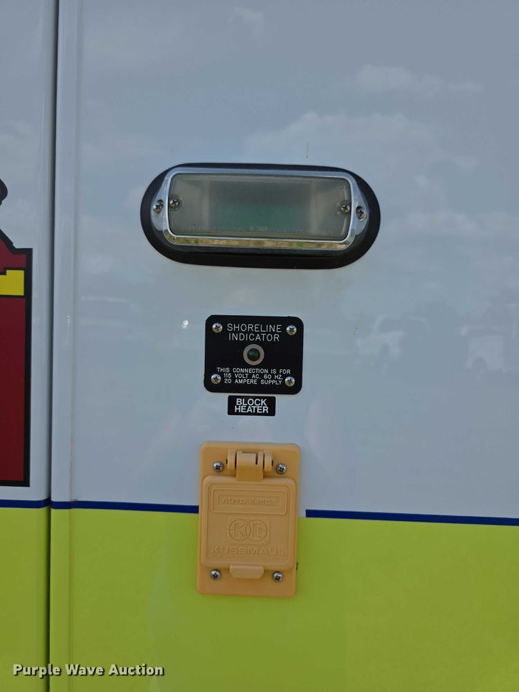 image for item EF3590 2013 Ford E450 ambulance