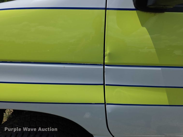 image for item EF3590 2013 Ford E450 ambulance