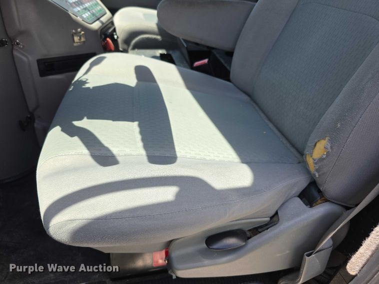 image for item EF3590 2013 Ford E450 ambulance