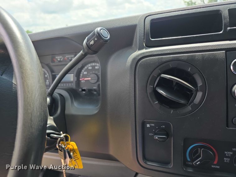 image for item EF3590 2013 Ford E450 ambulance