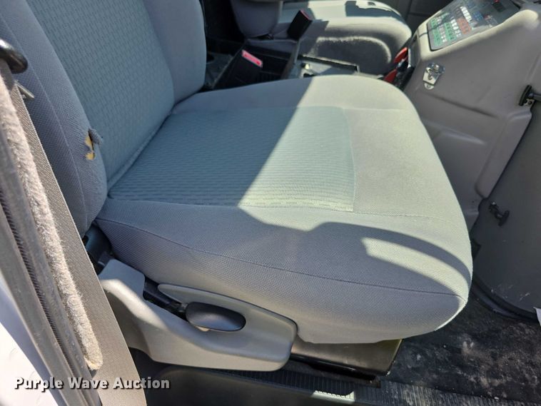 image for item EF3590 2013 Ford E450 ambulance