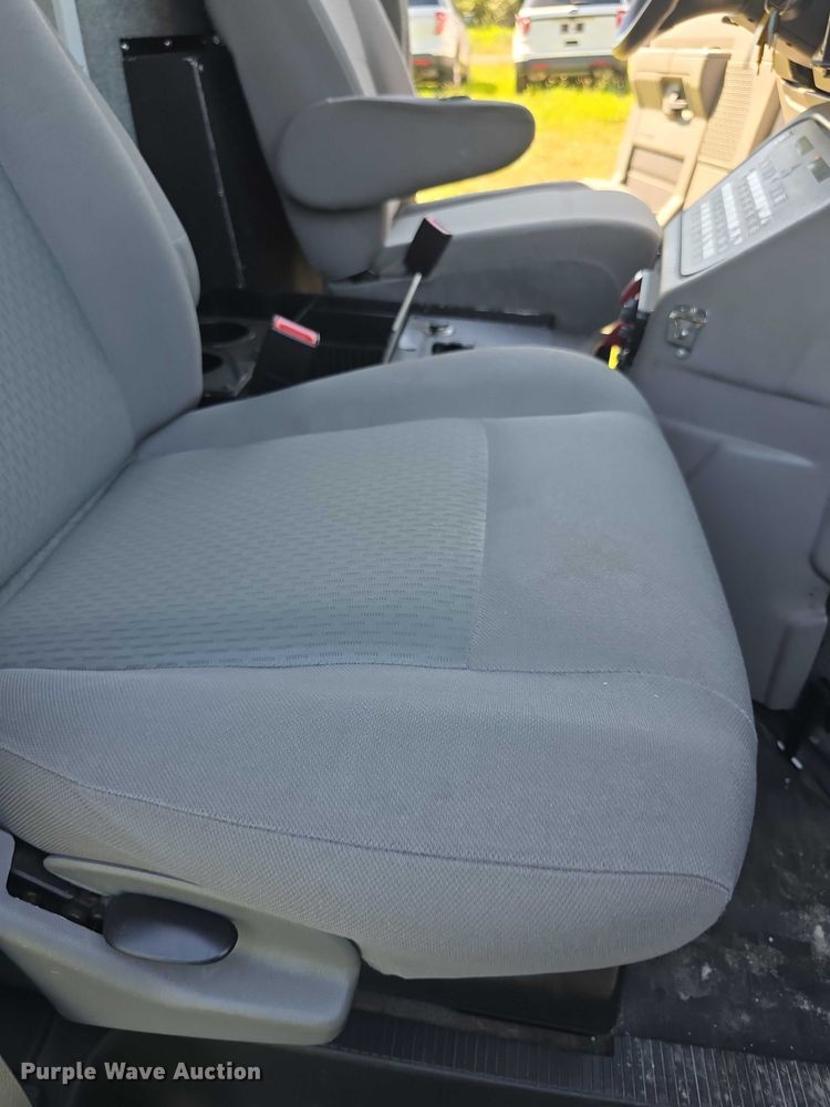 image for item EF3590 2013 Ford E450 ambulance