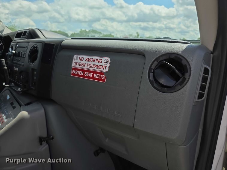 image for item EF3590 2013 Ford E450 ambulance