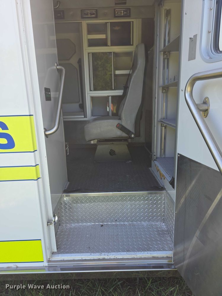 image for item EF3590 2013 Ford E450 ambulance