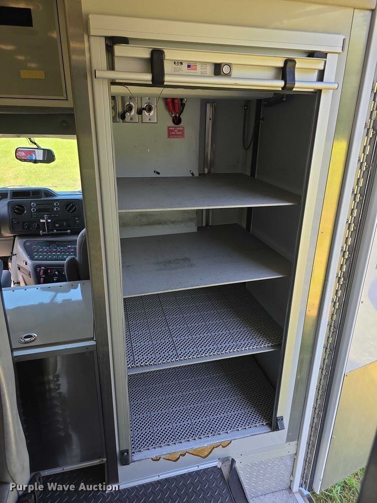 image for item EF3590 2013 Ford E450 ambulance