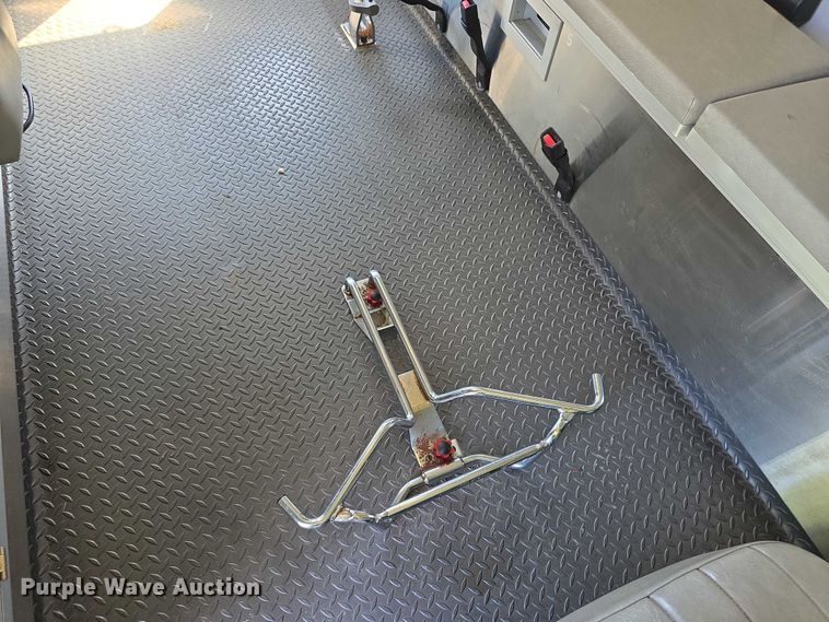 image for item EF3590 2013 Ford E450 ambulance