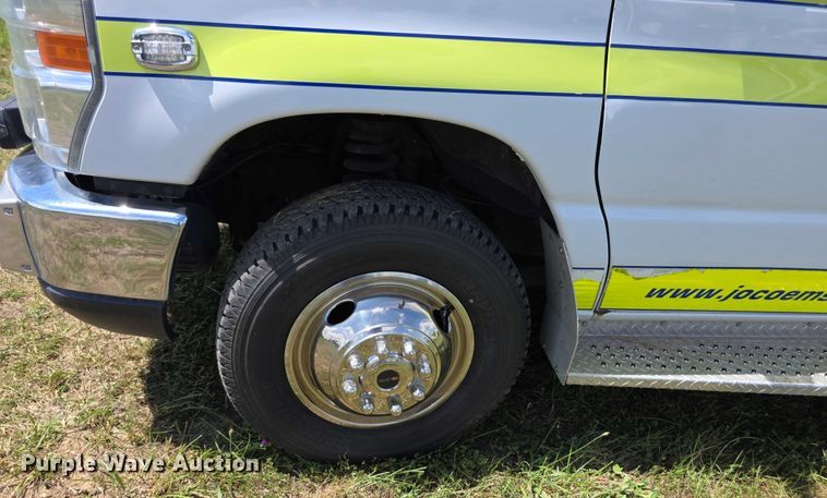 image for item EF3590 2013 Ford E450 ambulance