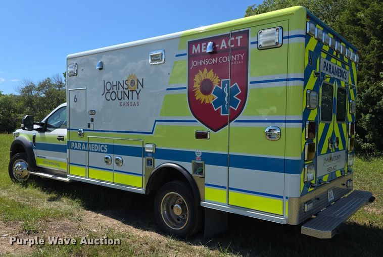 image for item EF3591 2017 Ford F450 XLT ambulance