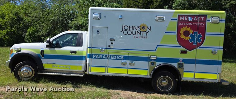 image for item EF3591 2017 Ford F450 XLT ambulance