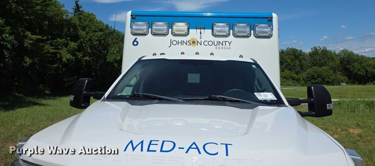 image for item EF3591 2017 Ford F450 XLT ambulance