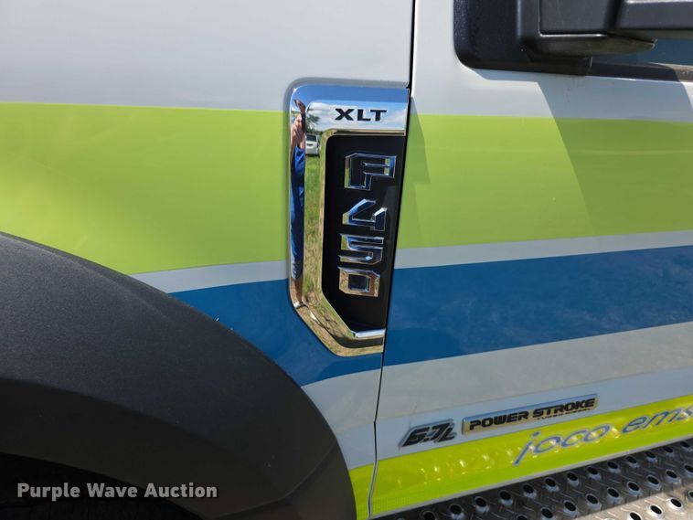 image for item EF3591 2017 Ford F450 XLT ambulance