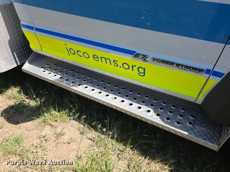 image for item EF3591 2017 Ford F450 XLT ambulance