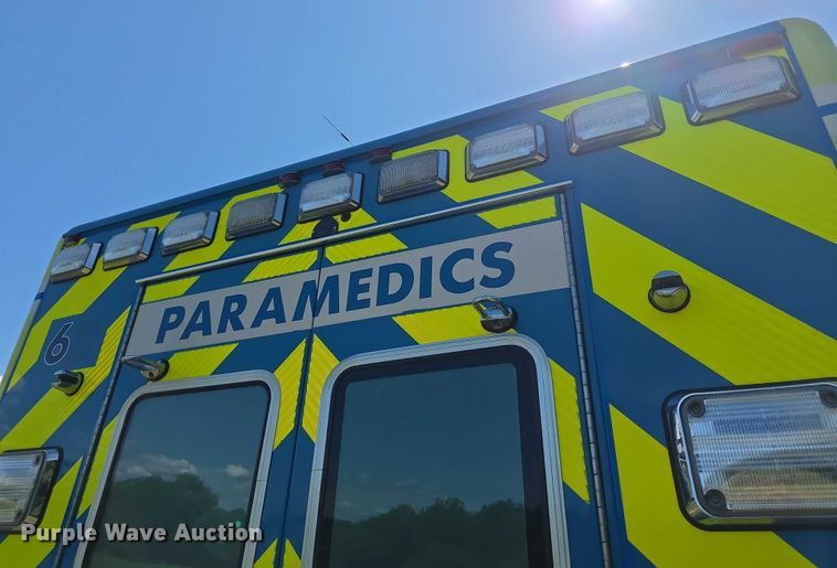 image for item EF3591 2017 Ford F450 XLT ambulance