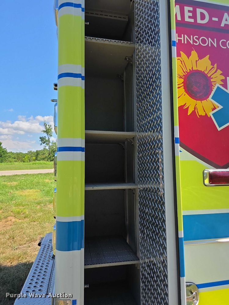 image for item EF3591 2017 Ford F450 XLT ambulance
