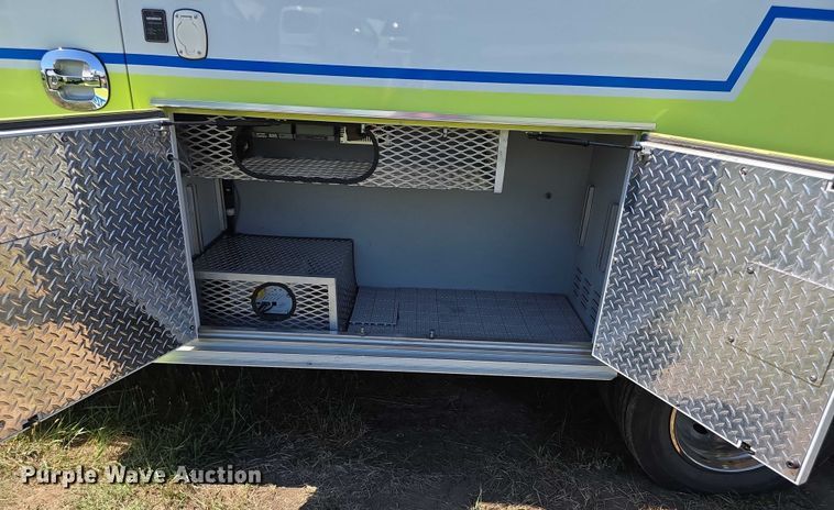 image for item EF3591 2017 Ford F450 XLT ambulance