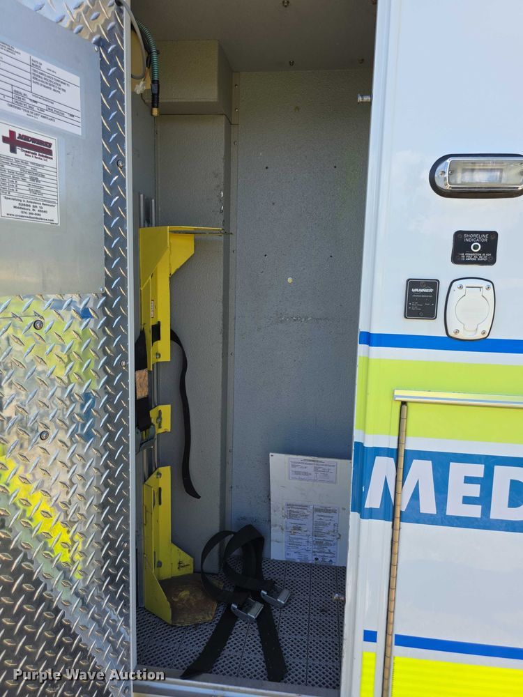 image for item EF3591 2017 Ford F450 XLT ambulance