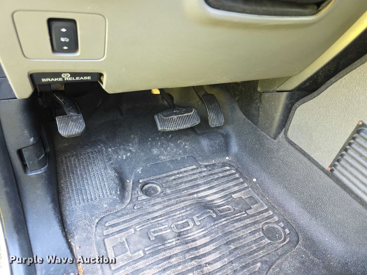 image for item EF3591 2017 Ford F450 XLT ambulance