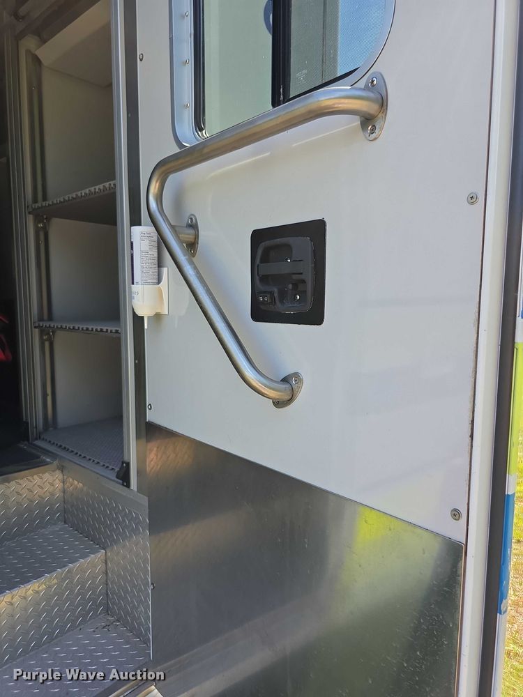 image for item EF3591 2017 Ford F450 XLT ambulance