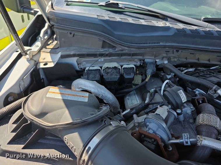 image for item EF3591 2017 Ford F450 XLT ambulance