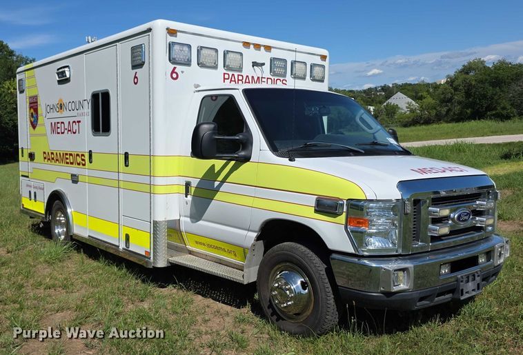 image for item EF3592 2015 Ford E450 ambulance