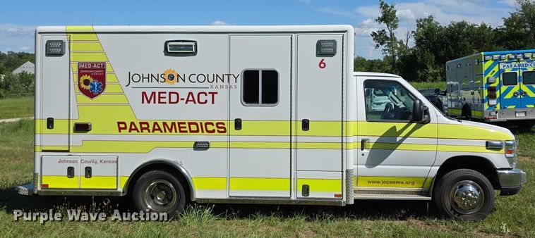 image for item EF3592 2015 Ford E450 ambulance