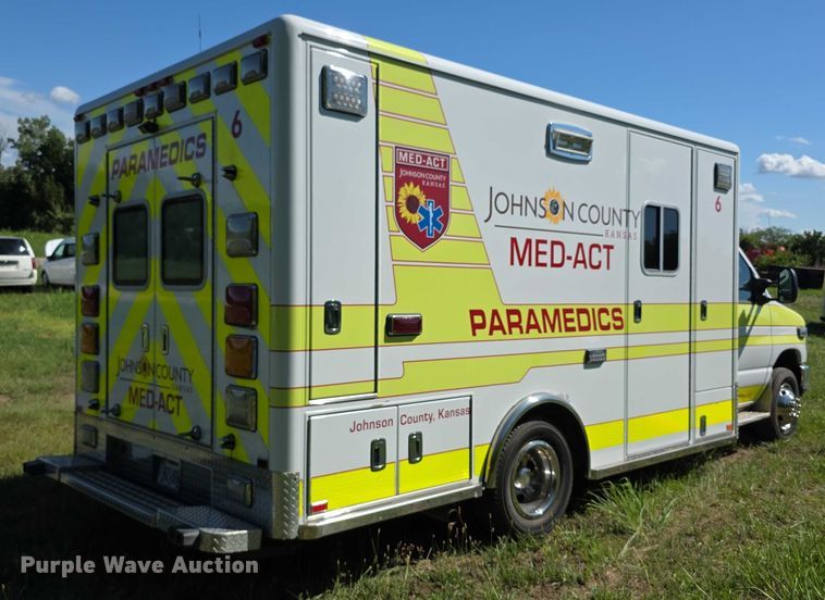 image for item EF3592 2015 Ford E450 ambulance